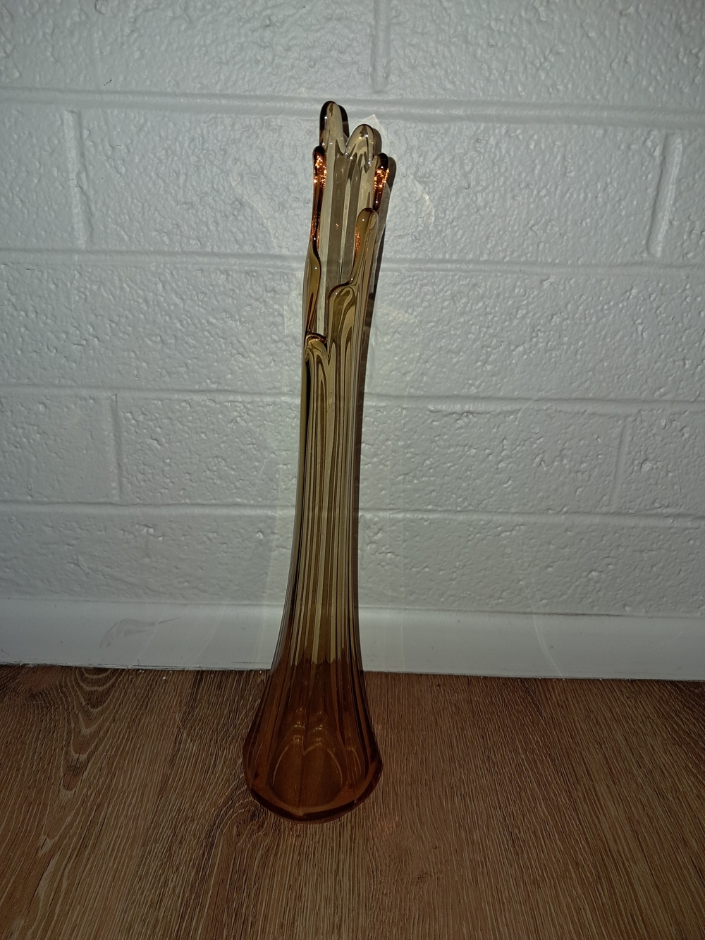 Vintage Fenton Mid-century modern amber swung glass vase 17.5" - Picture 3 of 4
